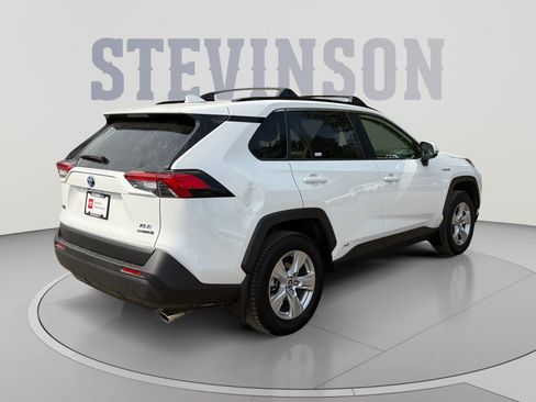 Used 2021 Toyota RAV4 XLE w/ Convenience Package AWD/4WD image 5