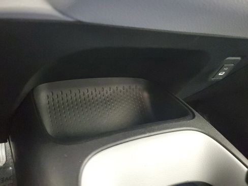 Used 2025 Toyota Corolla SE image 30