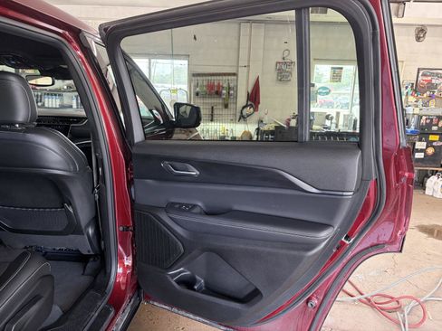 Used 2023 Jeep Grand Cherokee L Laredo AWD/4WD image 22