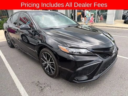 Used 2023 Toyota Camry SE FWD image 11