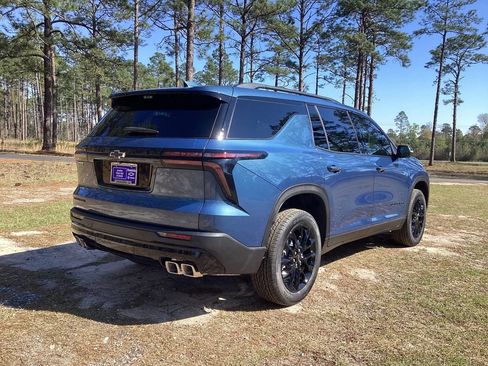 New 2026 Chevrolet Traverse LT w/ Midnight/Sport Edition FWD image 4