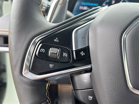 Used 2024 Chevrolet Corvette Stingray image 17