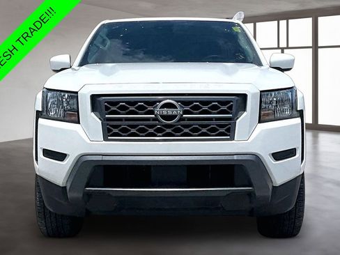 Used 2024 Nissan Frontier SV RWD image 2