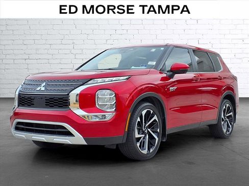 Used 2025 Mitsubishi Outlander 4WD Plug-In Hybrid image 1
