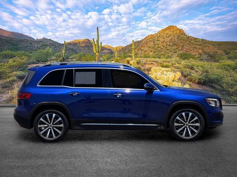 Used 2021 Mercedes-Benz GLB 250 image 3