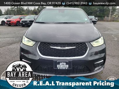 New 2026 Chrysler Pacifica Select