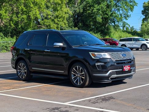 Used 2019 Ford Explorer Platinum AWD/4WD image 3