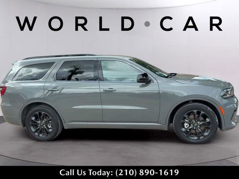 Used 2023 Dodge Durango GT w/ Blacktop Package RWD image 2