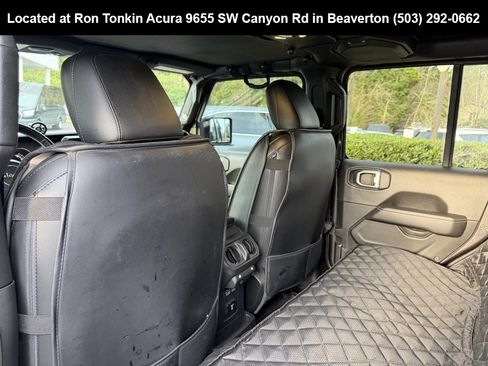 Used 2022 Jeep Wrangler Unlimited Sahara image 27