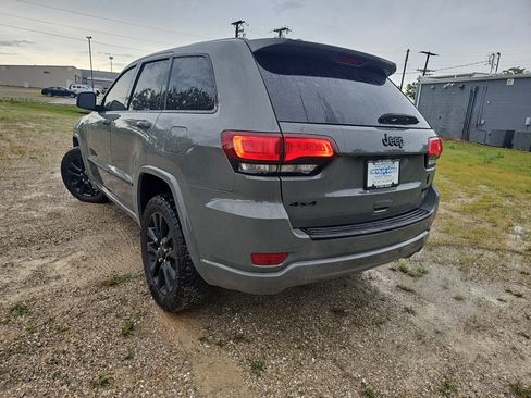 Used 2020 Jeep Grand Cherokee Altitude AWD/4WD image 6