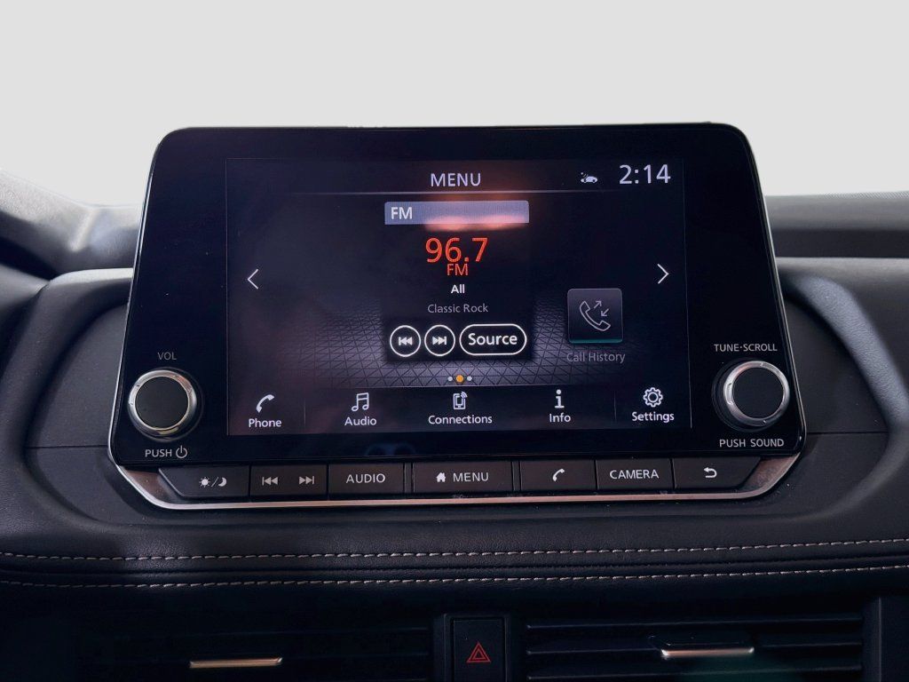 Used 2025 Nissan Rogue SV AWD/4WD image 15
