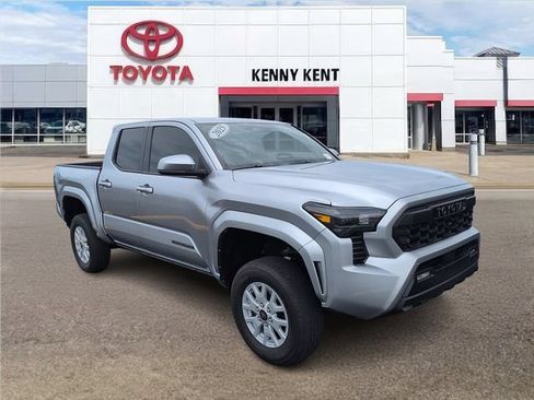 Used 2025 Toyota Tacoma SR5 AWD/4WD image 1