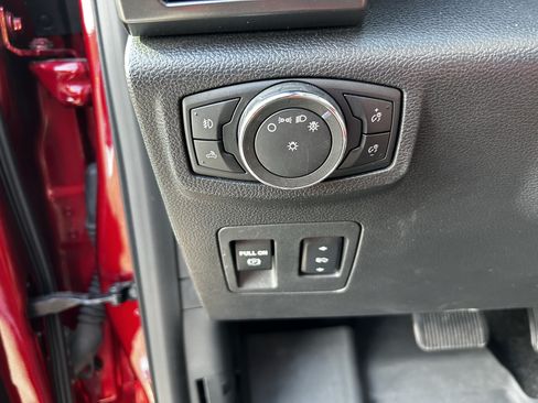 Used 2018 Ford F150 Lariat RWD image 29