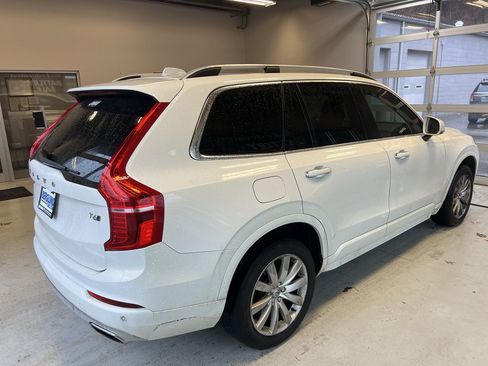Used 2017 Volvo XC90 T6 Momentum w/ Vision Package image 5