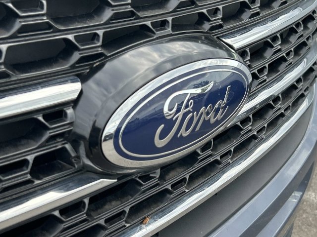 Used 2021 Ford Explorer XLT w/ Equipment Group 202A RWD image 5