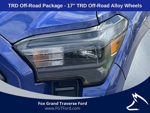 Used 2024 Toyota Tacoma TRD Off-Road AWD/4WD image 32