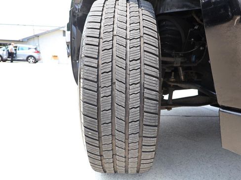 Used 2012 Chevrolet Suburban LTZ RWD image 30