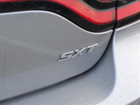 Used 2016 Dodge Charger SXT image 9