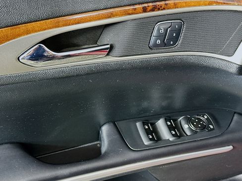 Used 2016 Lincoln MKZ FWD image 15