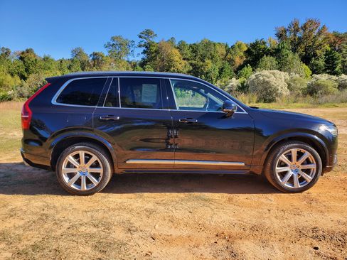 Used 2016 Volvo XC90 T6 image 8