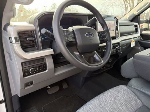 New 2026 Ford F250 XLT w/ XLT Premium Package AWD/4WD image 13