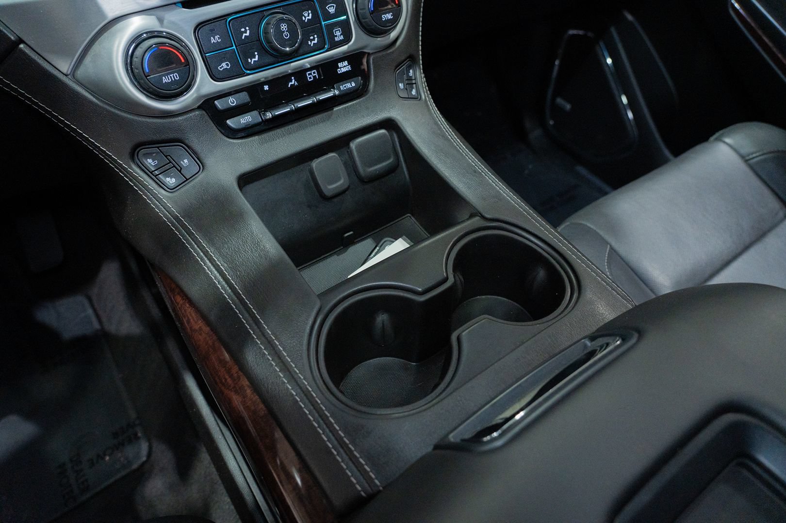 Used 2020 GMC Yukon SLT AWD/4WD image 42
