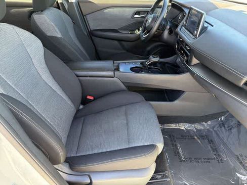 Used 2023 Nissan Rogue SV image 18