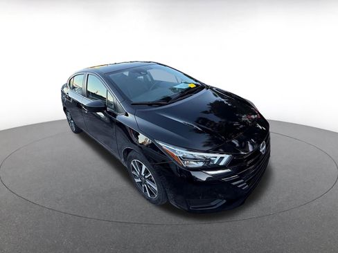 Used 2025 Nissan Versa SV image 2