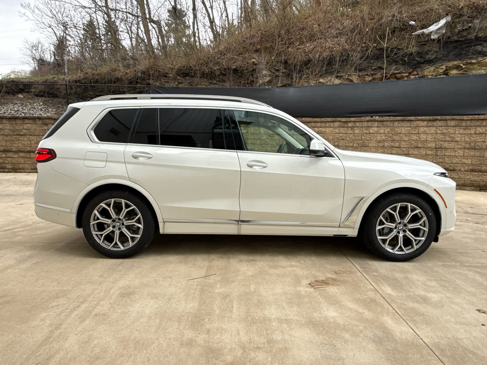 Used 2026 BMW X7 xDrive40i w/ Premium Package AWD/4WD image 7