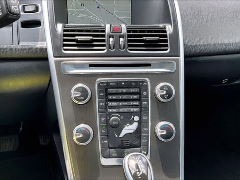 Used 2015 Volvo XC60 T5 Premier w/ Proximity Package FWD image 43
