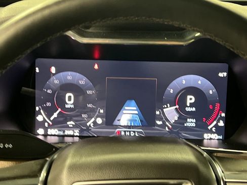 Certified 2025 GMC Canyon Denali image 19