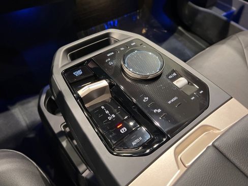 Used 2026 BMW iX xDrive45 w/ Premium Package image 19