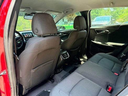 Used 2018 Chevrolet Malibu LT FWD image 25
