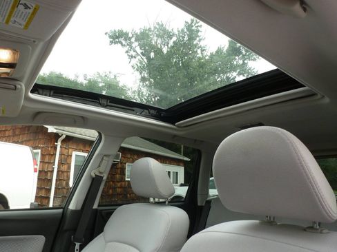 Used 2018 Subaru Forester 2.5i Premium w/ All-Weather Package AWD/4WD image 18