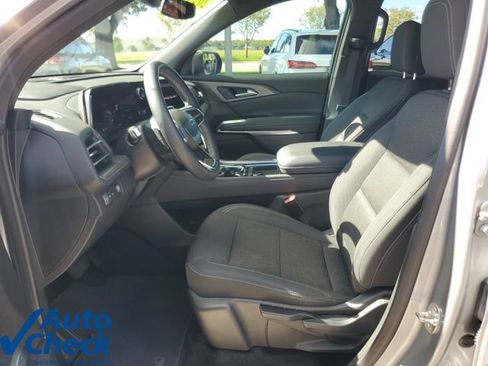 Used 2024 Chevrolet Traverse LS w/ Midnight/Sport Edition FWD image 17