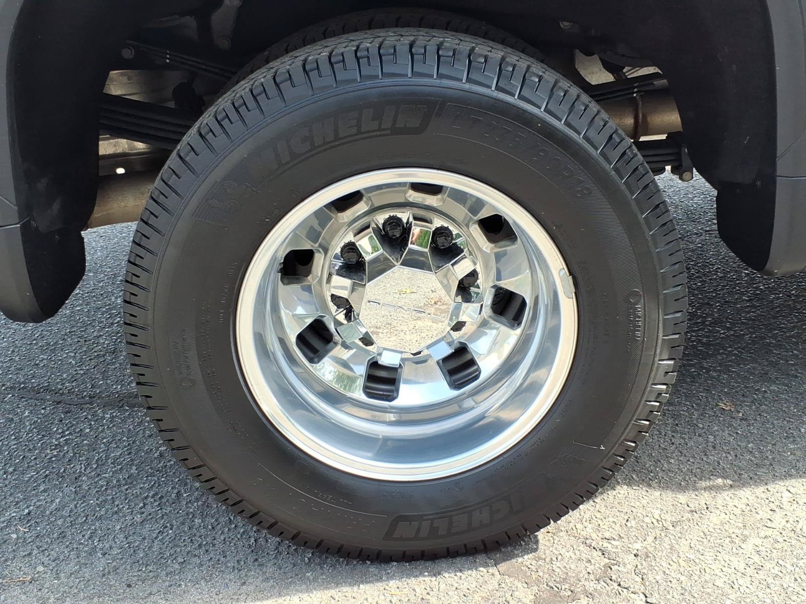 Certified 2026 GMC Sierra 3500 Denali Ultimate AWD/4WD image 6