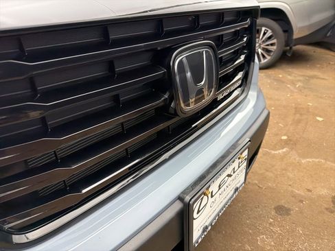 Used 2025 Honda Passport Black Edition image 34