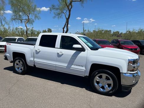 Used 2018 Chevrolet Silverado 1500 LT w/ LT Eassist Package AWD/4WD image 17