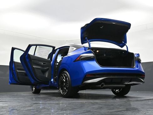 New 2026 Nissan Sentra SR w/ Floor Mat Package FWD image 35