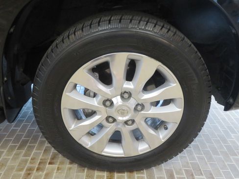 Used 2012 Toyota Sequoia Platinum AWD/4WD image 11