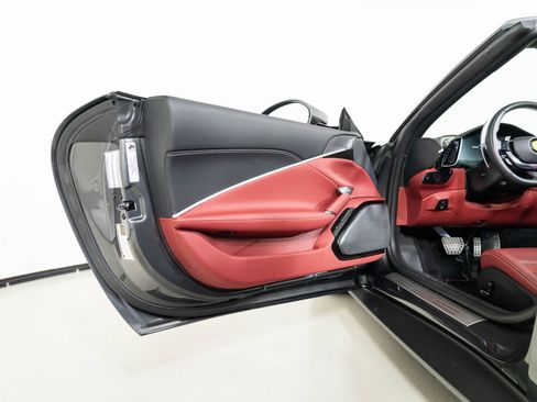 Used 2025 Ferrari Roma Spider image 30