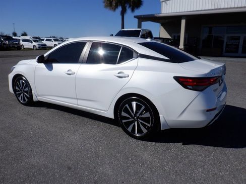 Used 2024 Nissan Sentra SV w/ SV Premium Package image 8