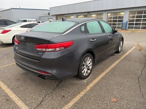 Used 2018 Kia Optima EX image 5