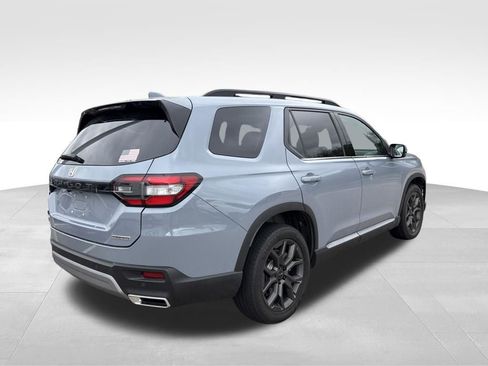 Used 2023 Honda Pilot Touring image 5