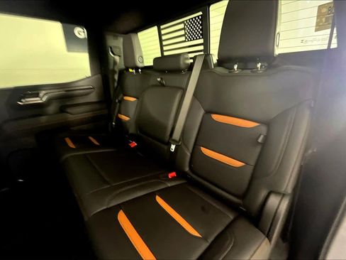 Used 2024 GMC Sierra 1500 AT4 w/ Technology Package image 19