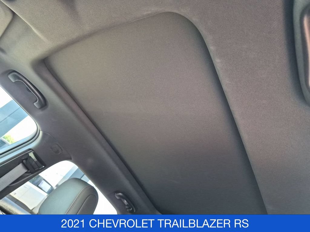 Used 2021 Chevrolet TrailBlazer RS w/ Sun and Liftgate Package AWD/4WD image 16