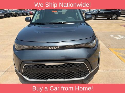 Used 2025 Kia Soul LX w/ LX Technology Package FWD image 3