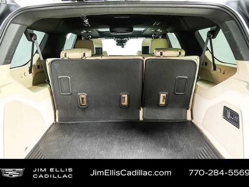Used 2022 Cadillac Escalade ESV Premium Luxury image 35