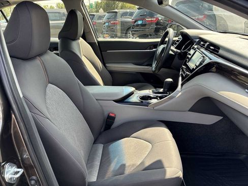 Used 2018 Toyota Camry LE w/ Moonroof Package FWD image 23