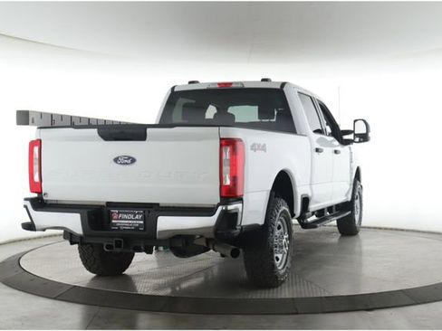 Used 2024 Ford F250 XLT AWD/4WD image 7
